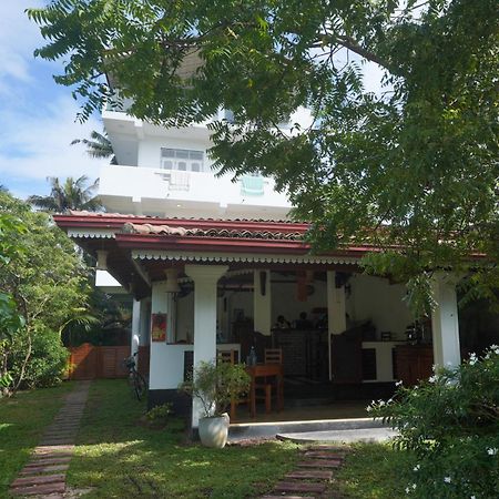 Bed and Breakfast Casa Tharin Madiha Matara Exterior foto